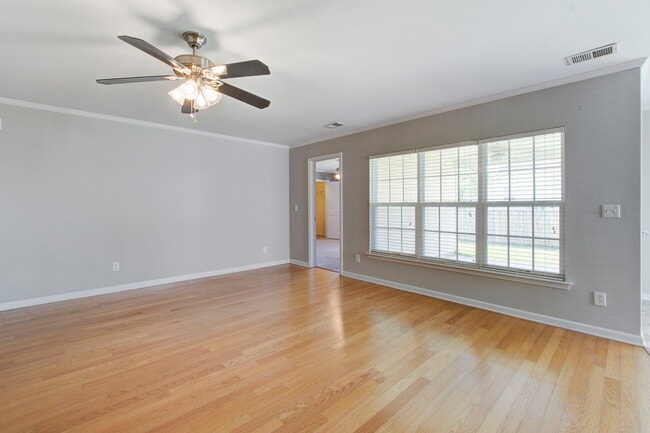 Building Photo - 111 Meadowvale Ln