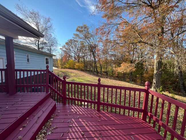 Building Photo - Charming 4-Bedroom, 2-Bath Ranch Home in L...