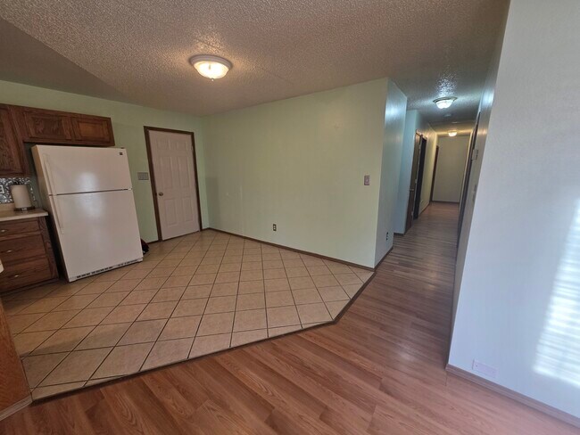 Building Photo - 6862 Femmer St