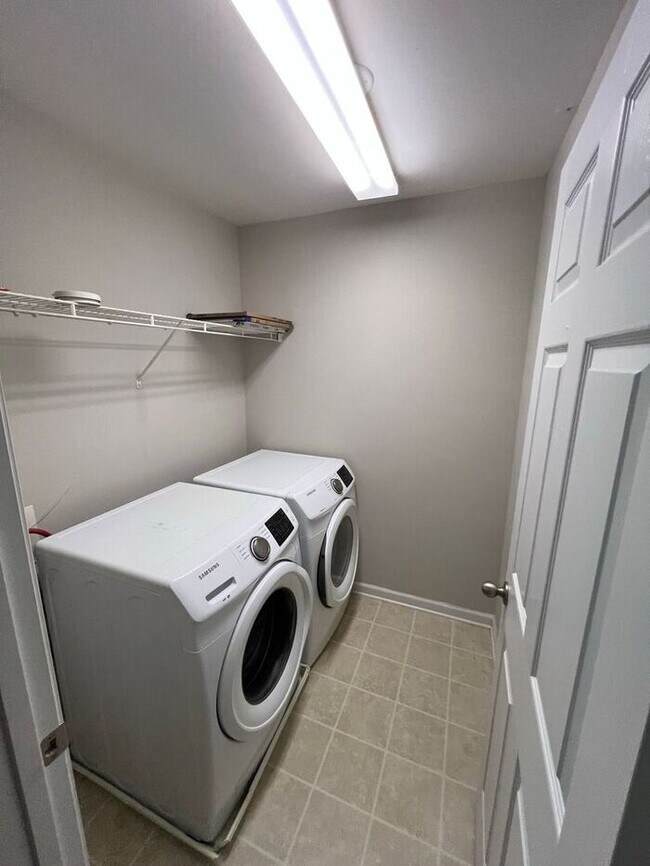 Building Photo - Spacious 2-Bedroom Townhome with Finished Studio Suite – Prime Location!