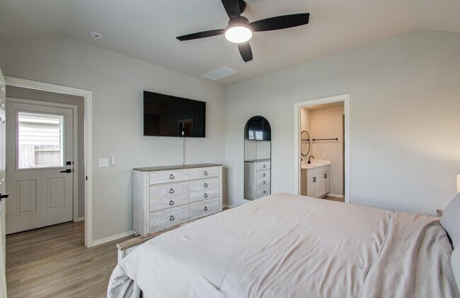 Building Photo - 14810 Archer Ct