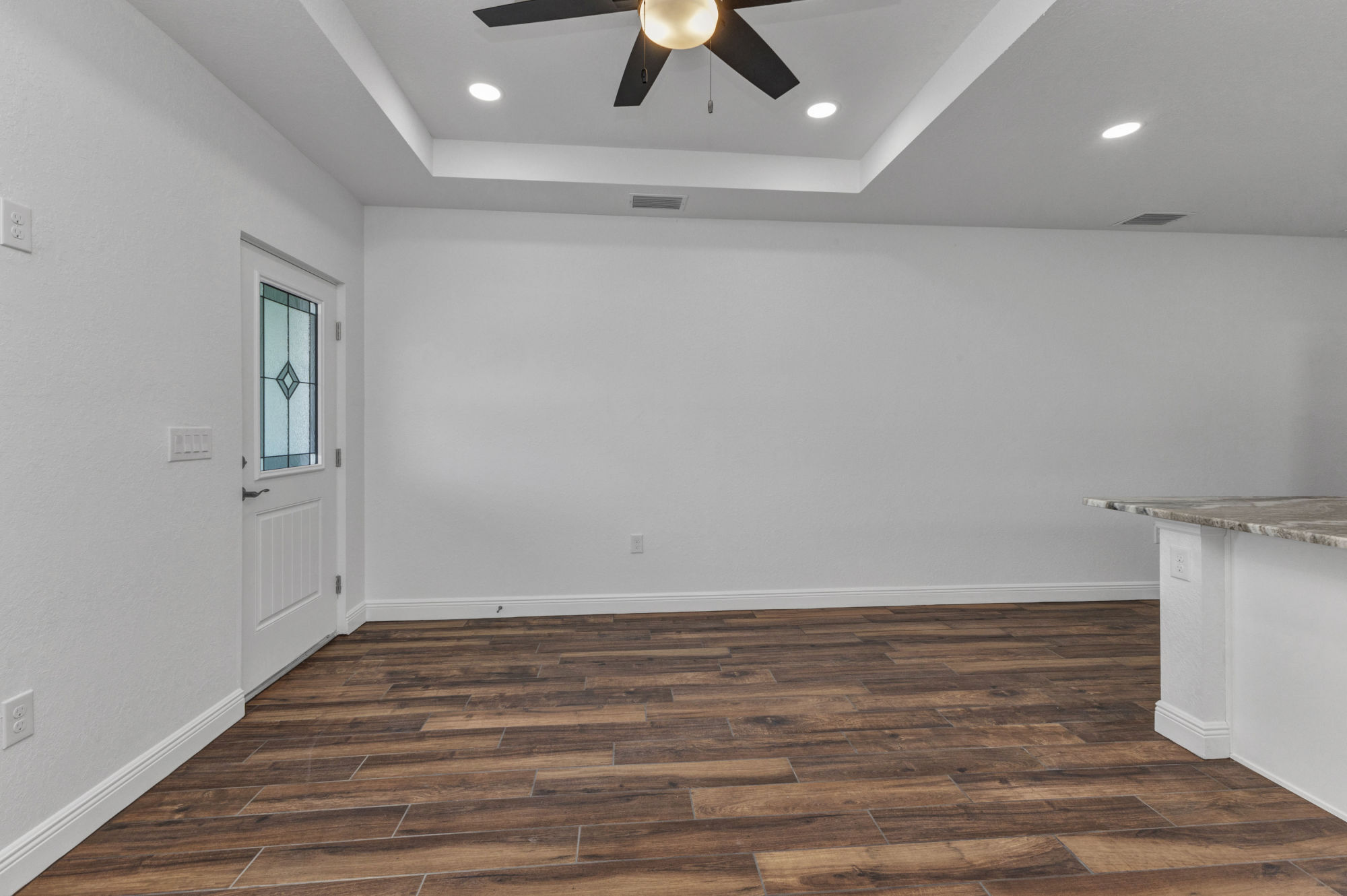Building Photo - 419 Carmalita St