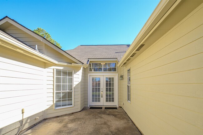 Building Photo - 14115 Cascade Falls Dr