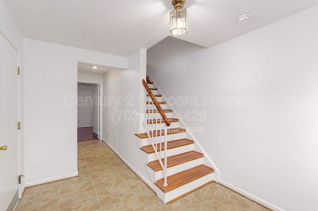 Building Photo - 29 S Floyd St