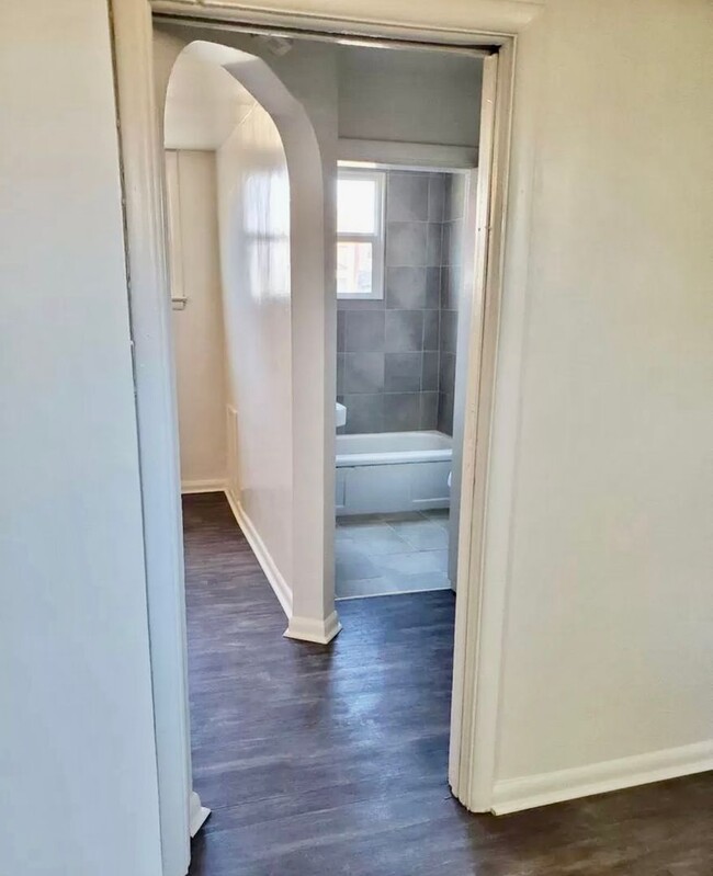 Building Photo - Remodeled 1-Bedroom Apartment in Greeley A...