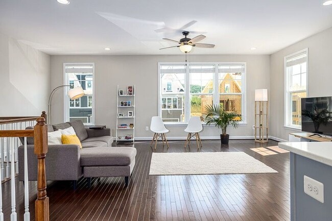 Building Photo - 3208 Marion Square