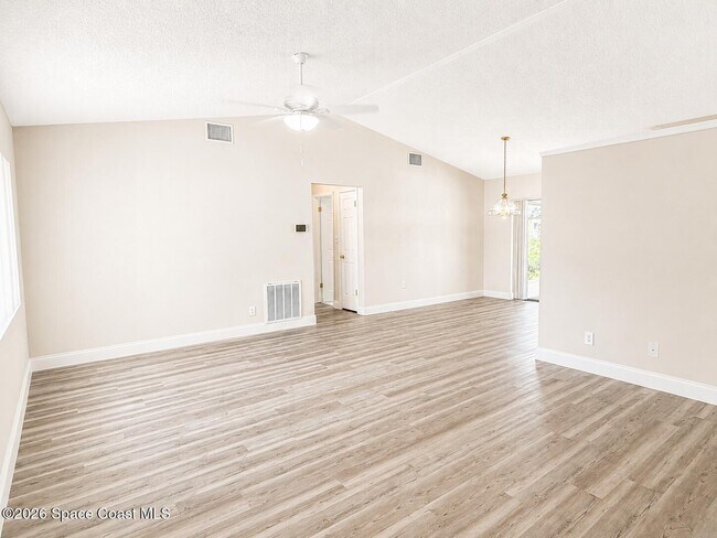 Building Photo - 662 Castaways St NE