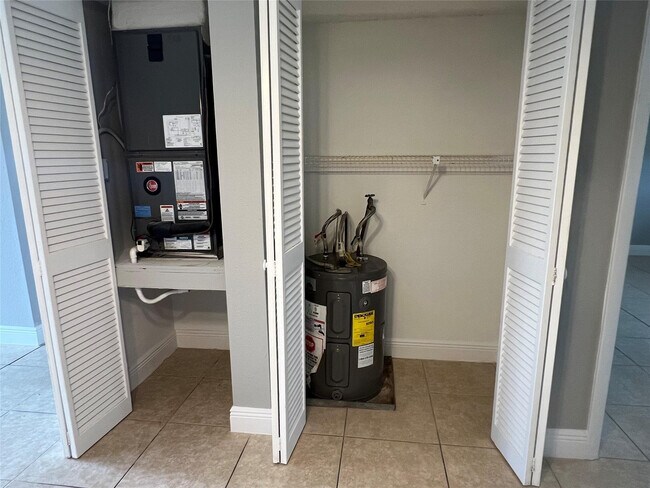 Building Photo - 179 SE 3rd St