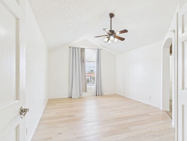 Building Photo - Trade Winds at Gilbert