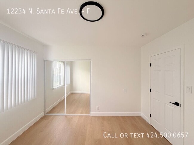 Building Photo - 12234 N Santa Fe Ave