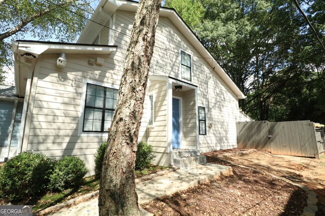 Building Photo - 933 Ohara Dr