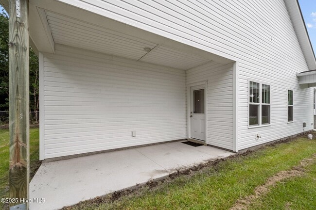 Building Photo - 1303 Dan Owen Dr
