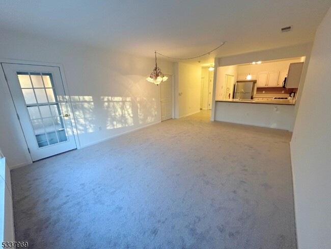 Building Photo - 1210 Hamilton Dr