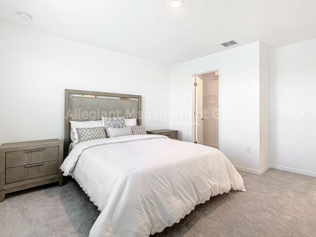 Building Photo - 3588 Landing Net Dr