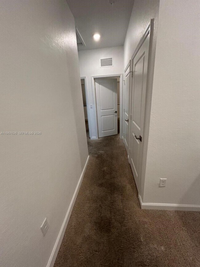 Building Photo - 624 SW 12th St