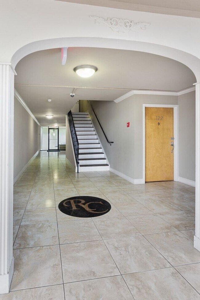 Building Photo - 2BR 2BA Condo Downtown (Riverview Condomin...