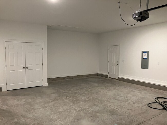 Building Photo - 3 Bedroom 2 Bathroom house located in Mill Creek Cove