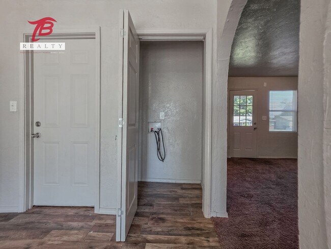 Building Photo - Newly Remodeled Home in SW OKC for Lease