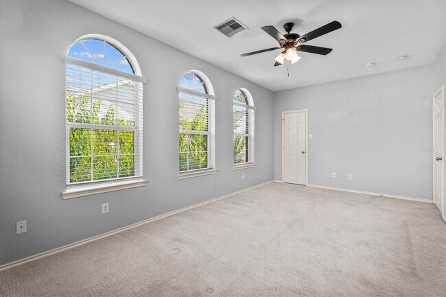 Building Photo - 2131 Kemah Village Dr