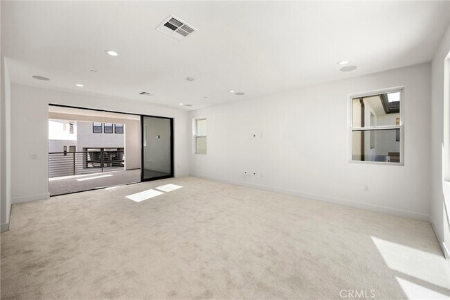 Building Photo - 164 Apron