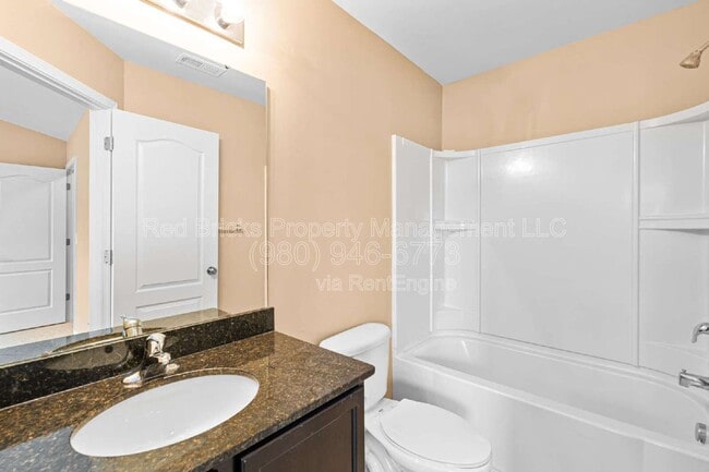 Building Photo - 12562 McGrath Dr