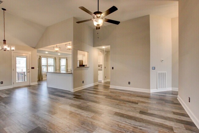 Building Photo - Sharp 3bed 2 ba.  upgrades throughout.