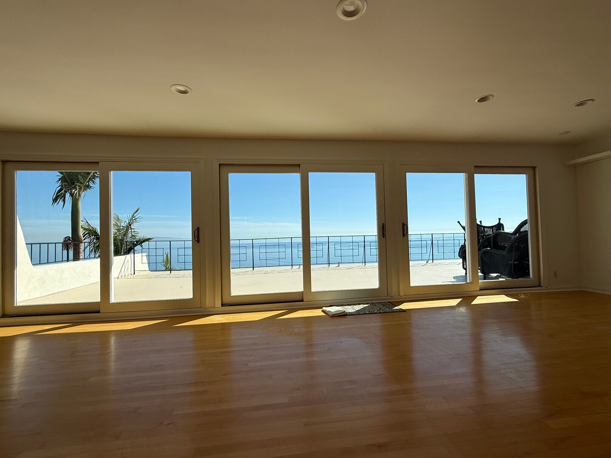 Building Photo - 18139 Coastline Dr