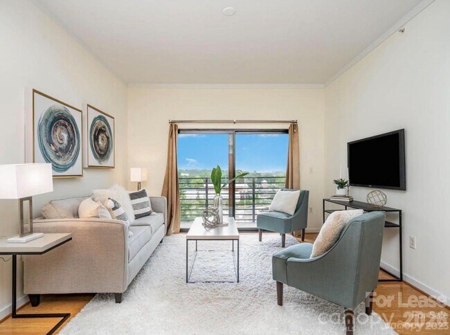 Building Photo - 715 N Church St