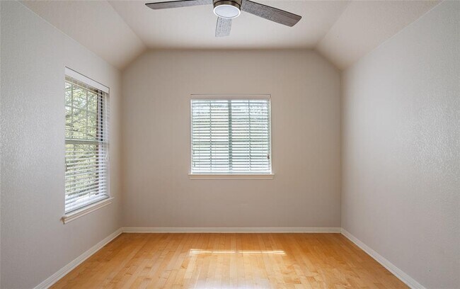 Building Photo - 10020 Lachlan Dr