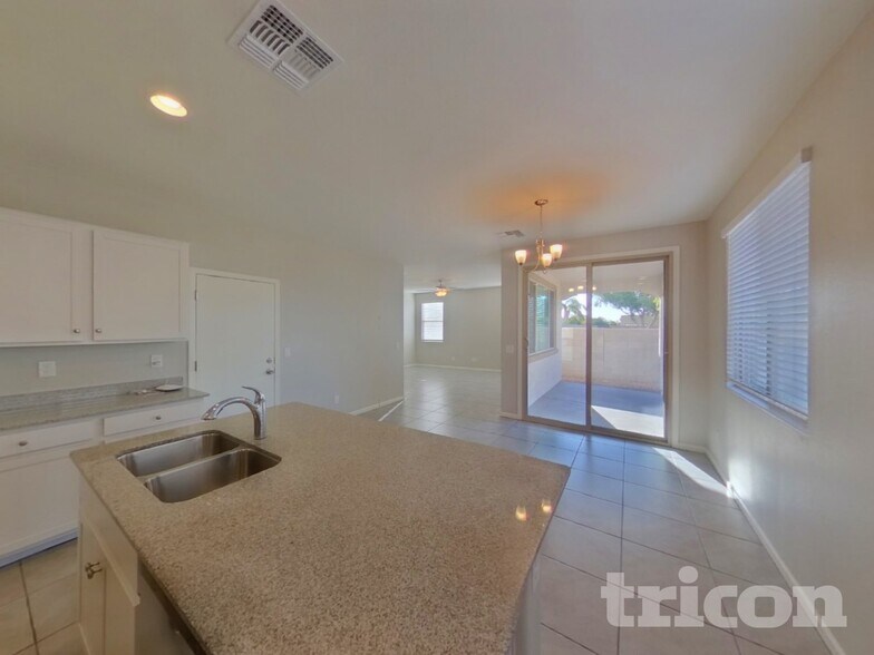 Building Photo - 8606 E Peralta Ave