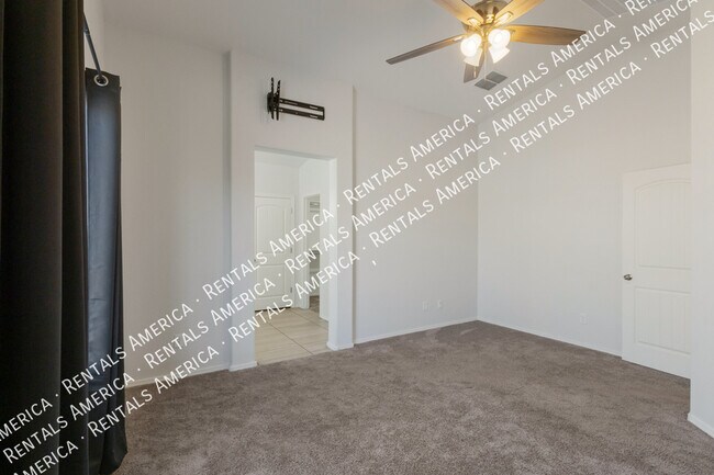 Building Photo - 1744 E Desert Breeze Pl