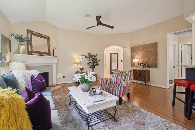 Building Photo - 603 Brazos Trace Dr