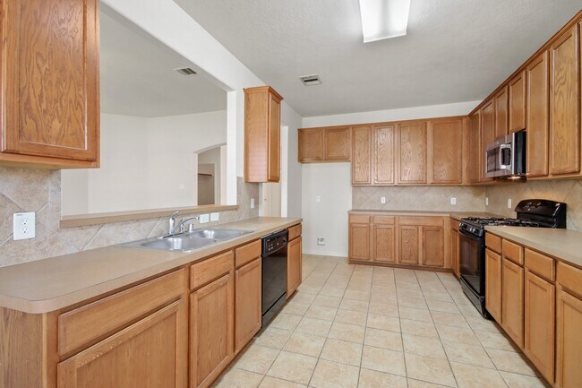 Building Photo - 15114 Cave Creek Dr