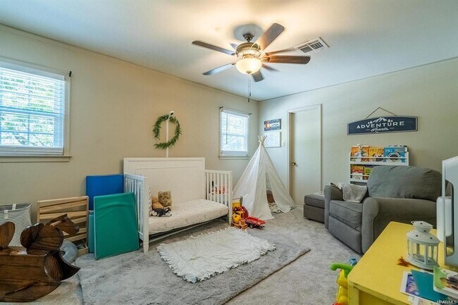 Building Photo - 2925 Fernway Dr