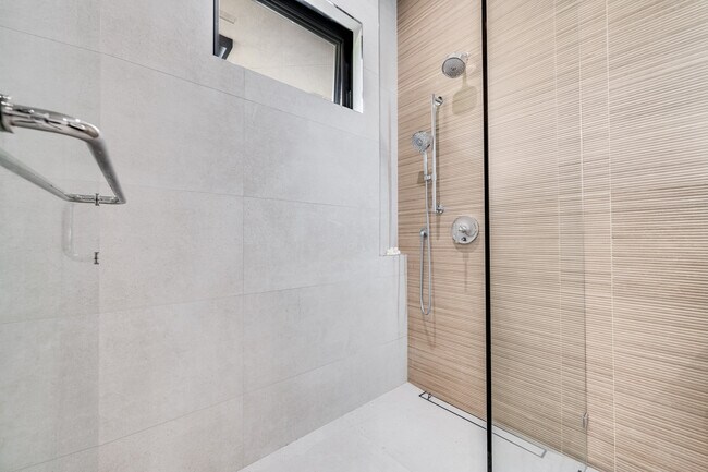 Building Photo - 16 Kumu Niu Pl