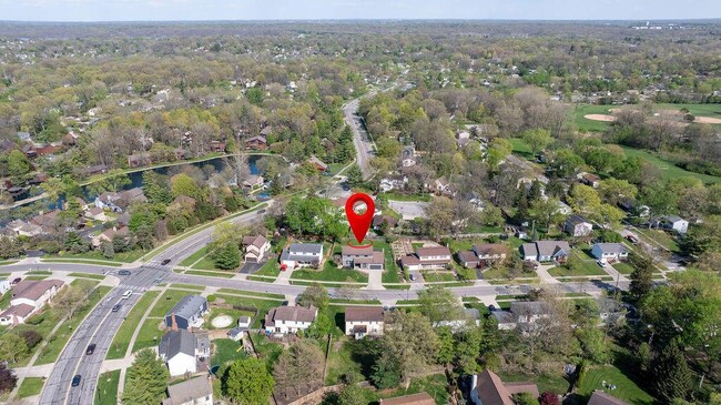 Building Photo - 554 Pointview Dr