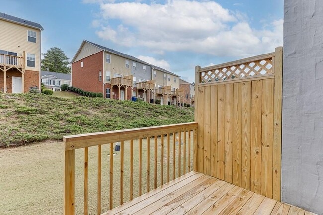 Building Photo - 805 Tulip Poplar Way