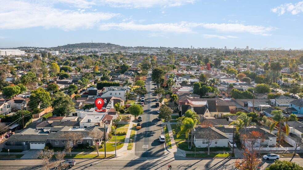 Building Photo - 3758 Gaviota Ave