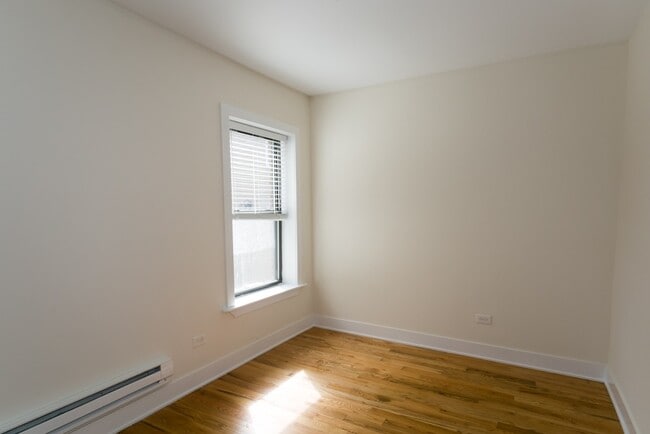 Building Photo - 3830 N Fremont