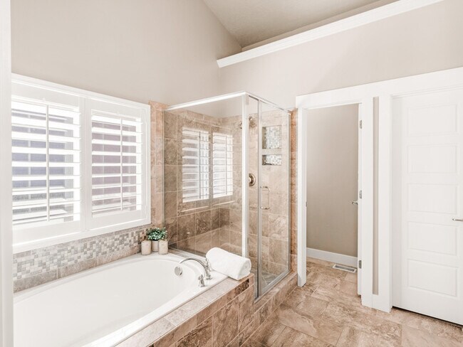 Building Photo - 2670 Weathervane Way S