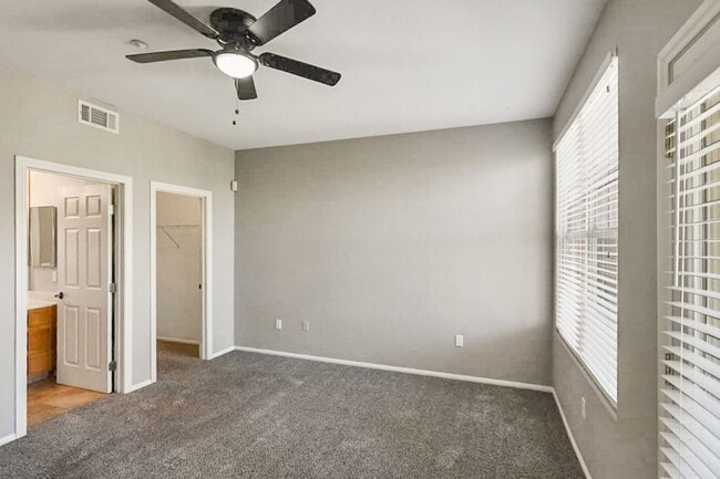 Building Photo - 3 Bedroom North Las Vegas Condo Convenient...