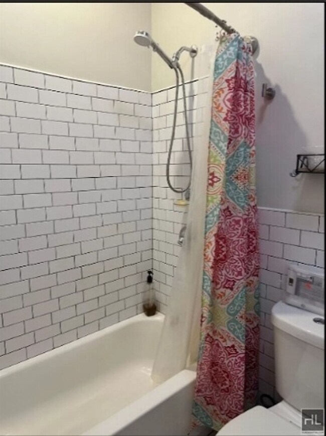 Building Photo - Explore East New York: Charming 3-Bedroom ...