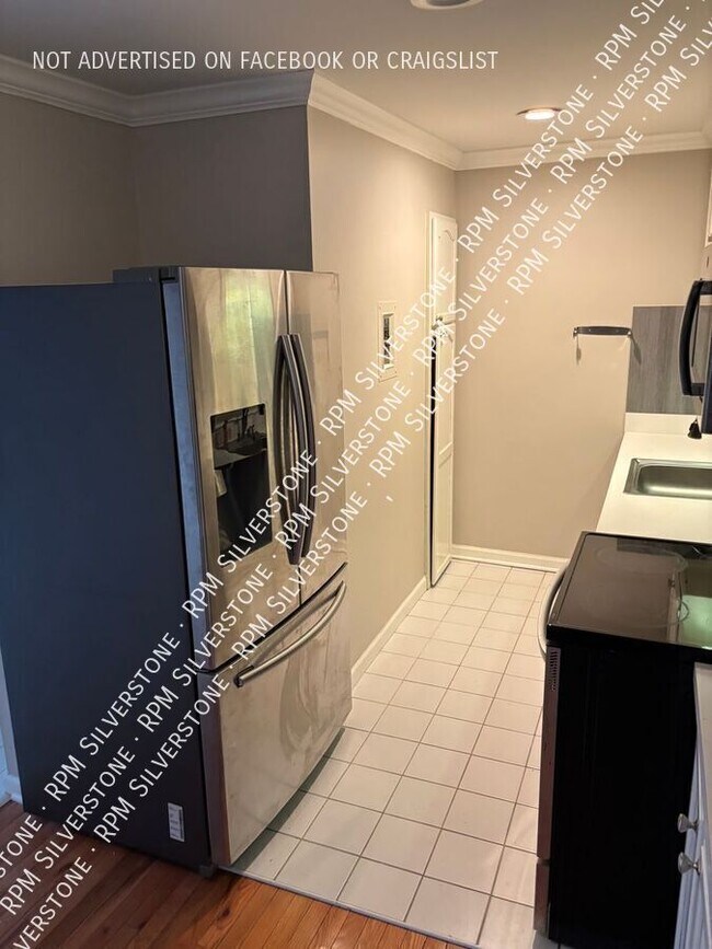 Building Photo - 801 Plate St