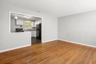 Building Photo - 120 Gruenwald Ave