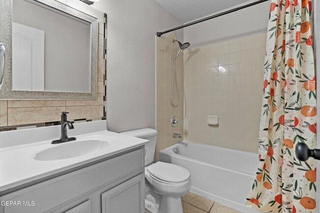 Building Photo - 10039 Paloma Dr