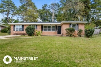 Building Photo - 1281 Hiawatha Dr NE
