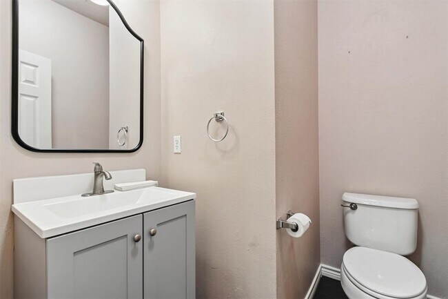 Building Photo - 10116 Scull Creek Dr