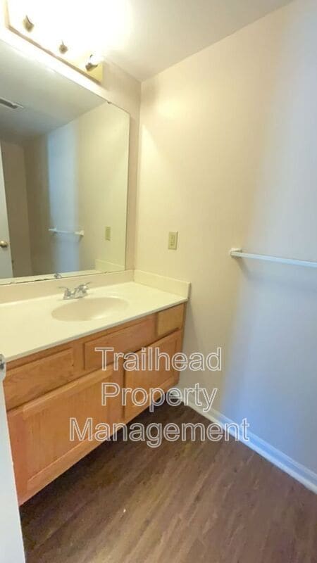 Building Photo - 18231 East 12th Terrace N