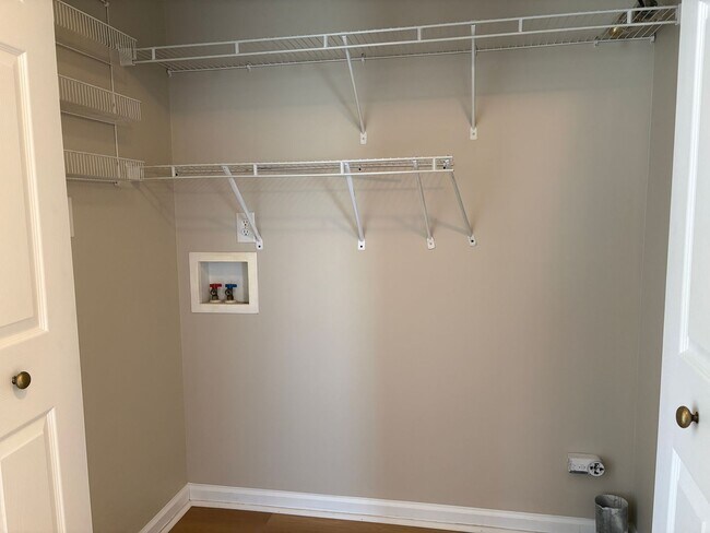 Building Photo - 3 Bedroom, 2 Bathroom House in Winston-Salem!