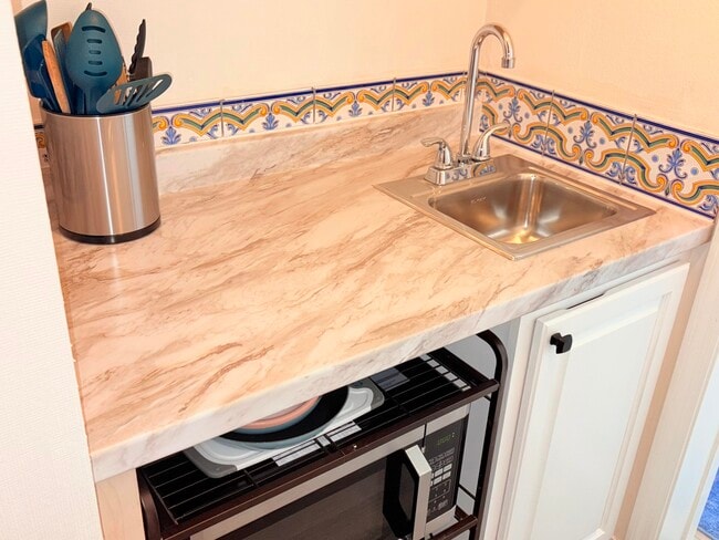 Building Photo - 9875 Perfect Dr